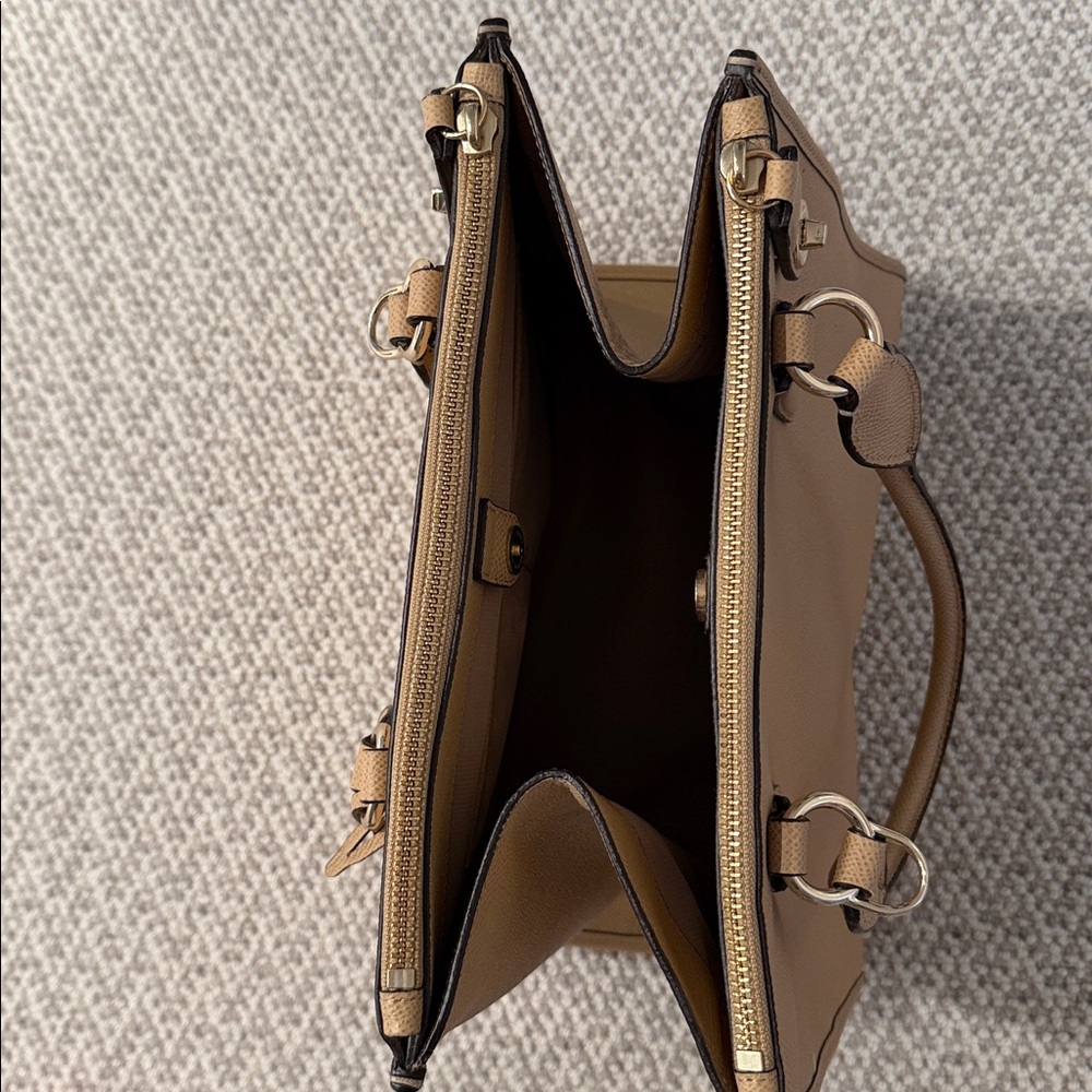 Coach Leather Tote/ Satchel/ Handbag Beige/Tan pebbled leather - Picture 5 of 7